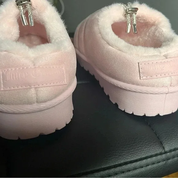 Juicy Couture Pink Puffer Slippers Plush Faux Fur Indoor Shoes Size 6.5/7.5 NWT - Picture 4 of 7